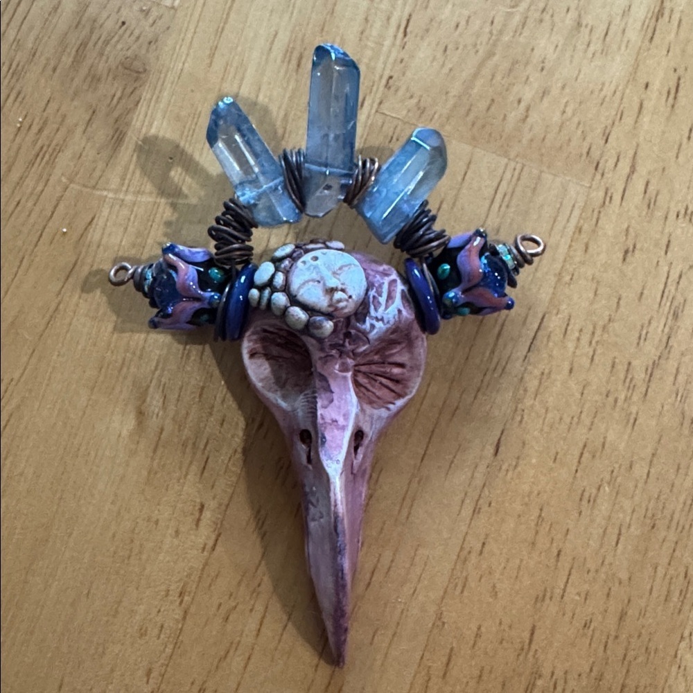 Artisan Raven crown Pendant - Picture 2 of 4
